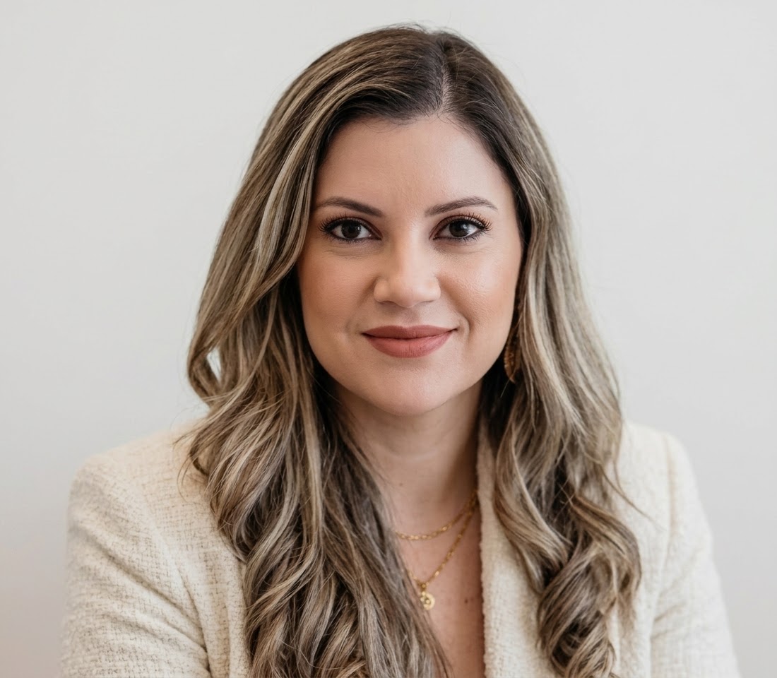 Professional portrait of Nathalia Freitas